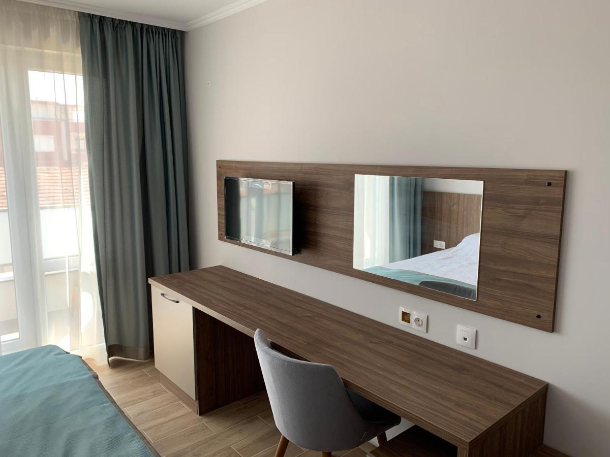 Cinema Hotel พรีมอร์สโก ภายนอก รูปภาพ