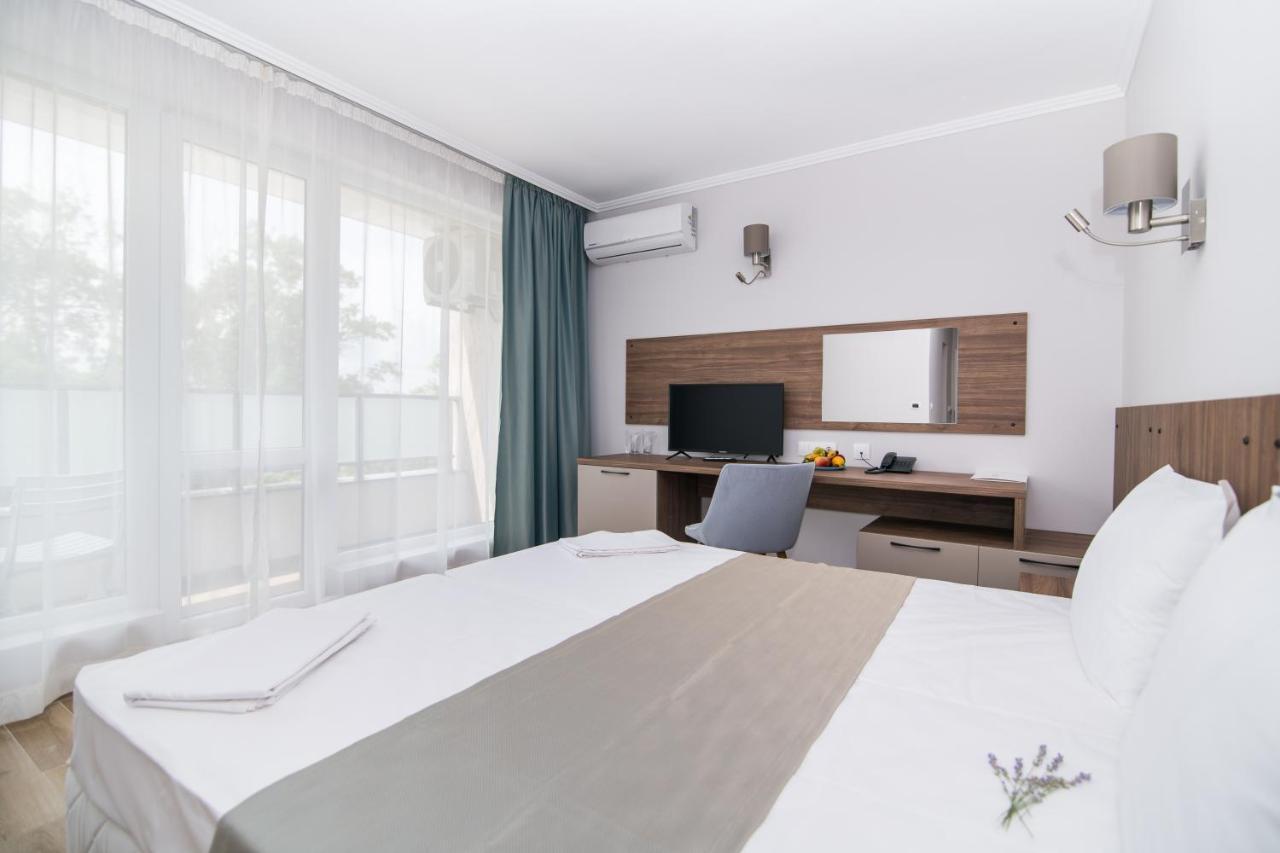 Cinema Hotel พรีมอร์สโก ภายนอก รูปภาพ