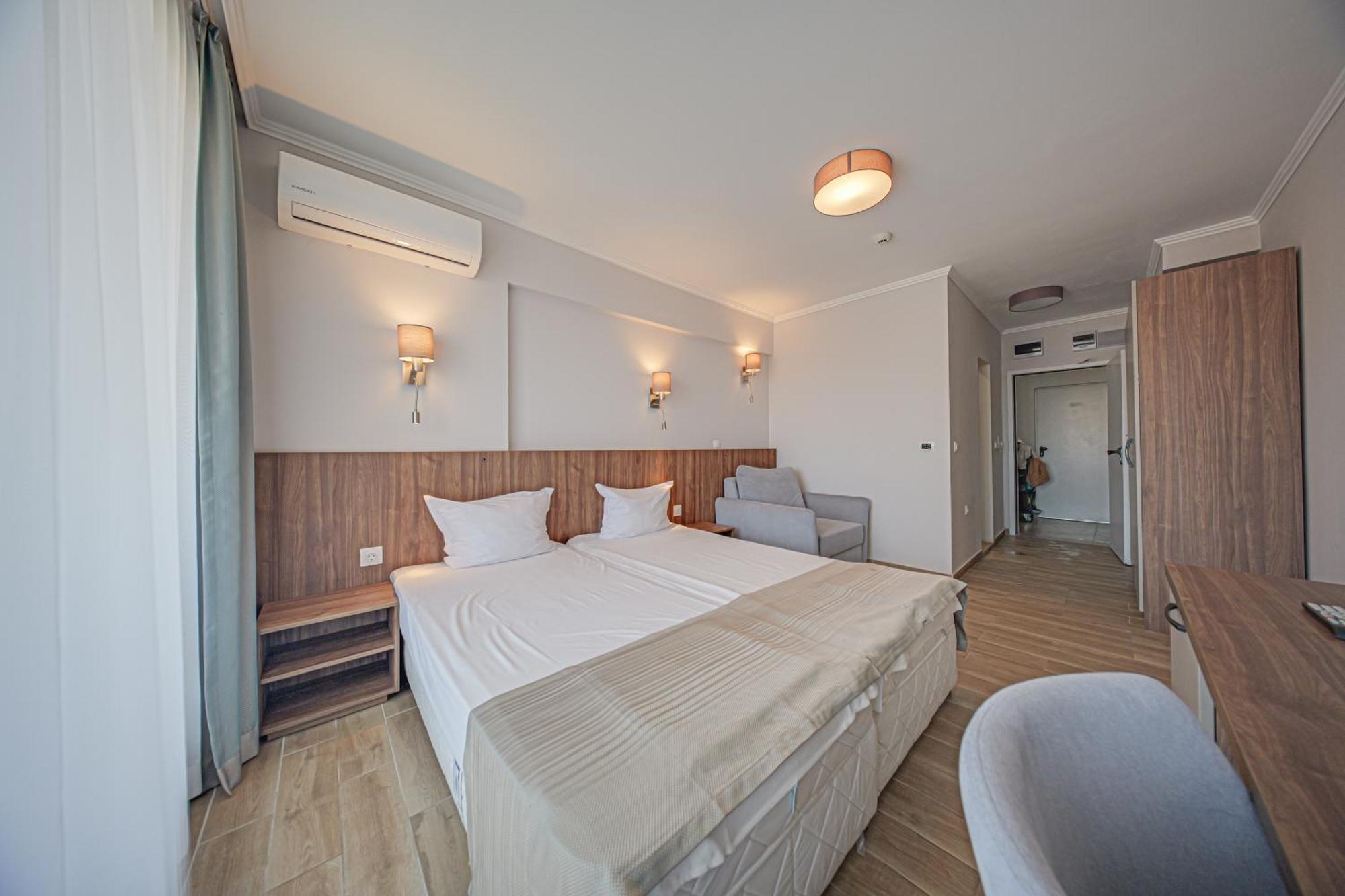 Cinema Hotel พรีมอร์สโก ภายนอก รูปภาพ