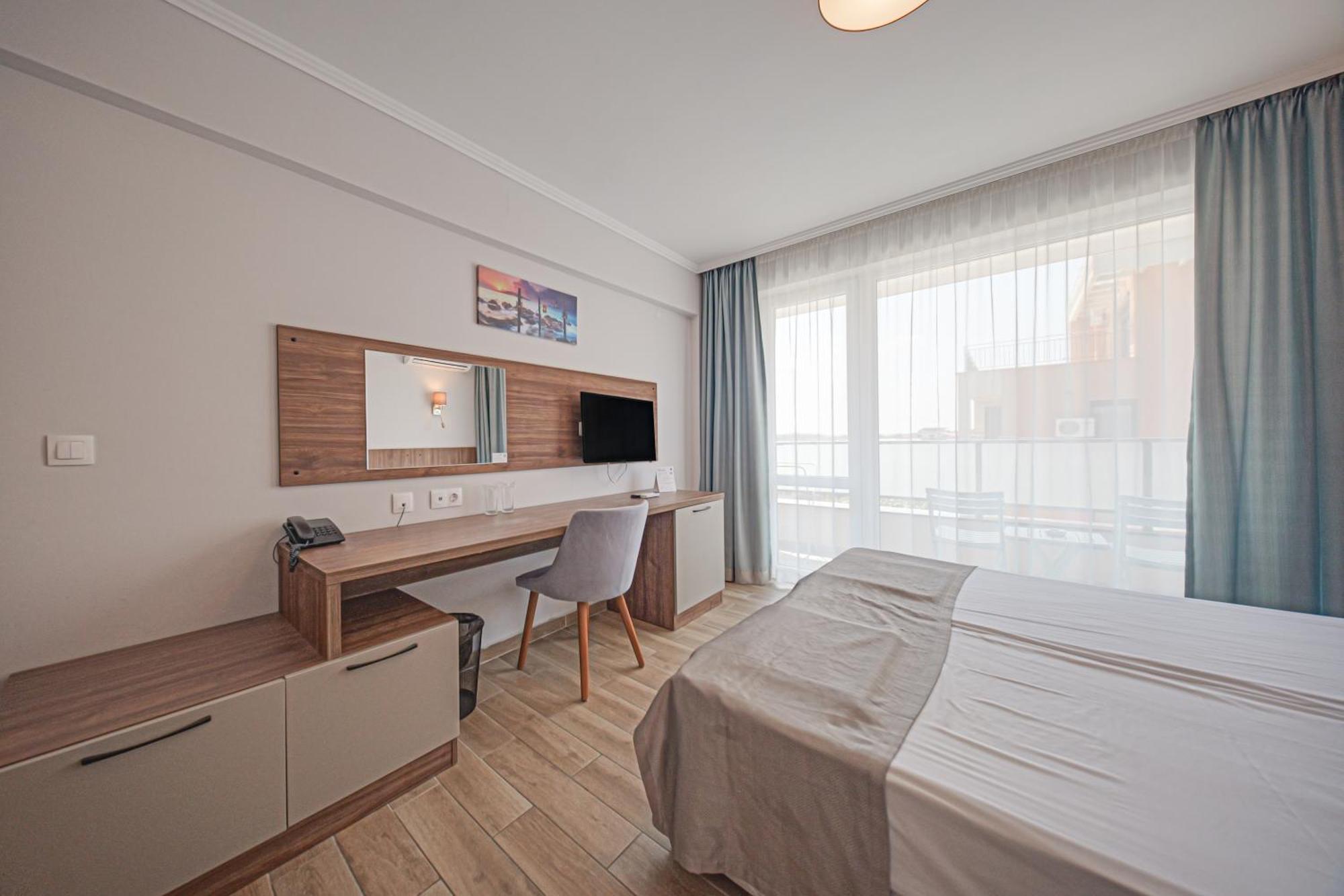 Cinema Hotel พรีมอร์สโก ภายนอก รูปภาพ