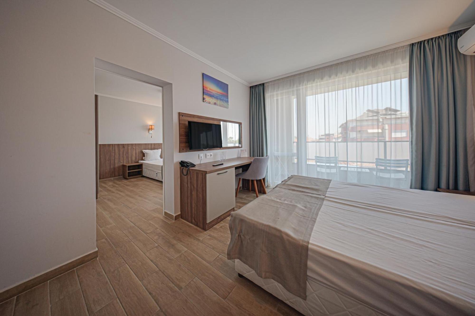 Cinema Hotel พรีมอร์สโก ภายนอก รูปภาพ