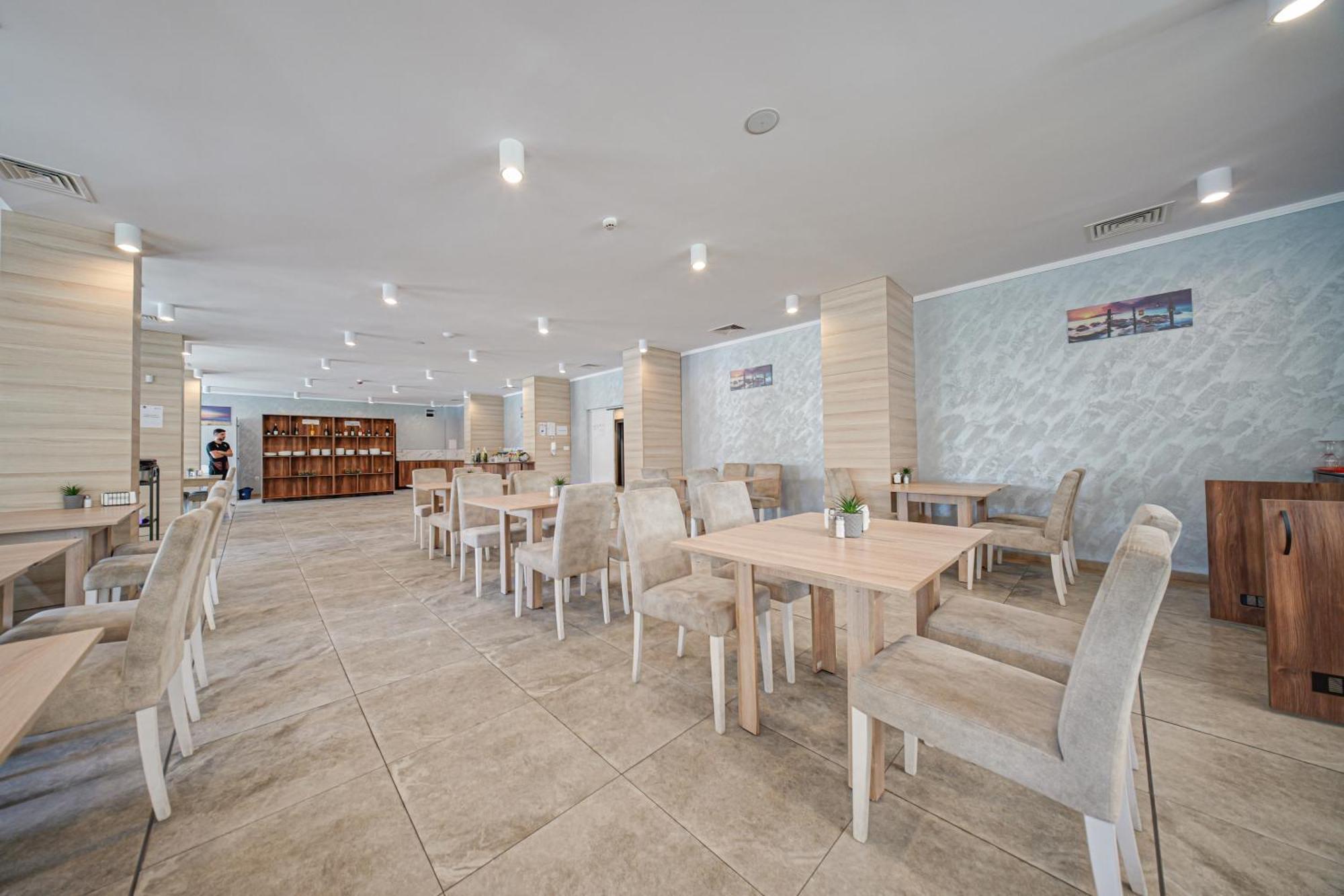 Cinema Hotel พรีมอร์สโก ภายนอก รูปภาพ